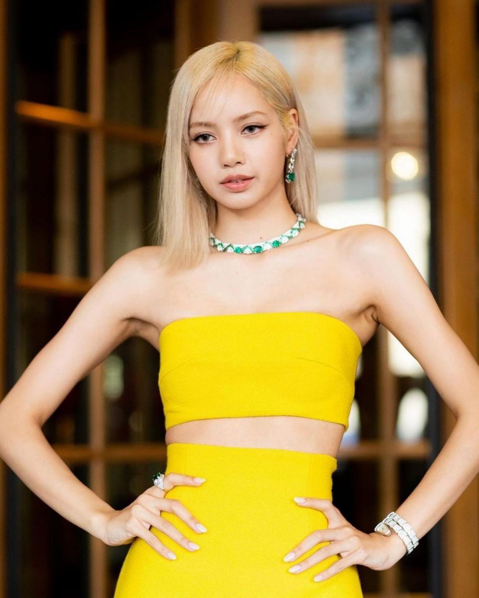 lisa-blackpink-su-kien-bvlgari-eden-the-garden-of-wonders-2022-anne-hathaway
