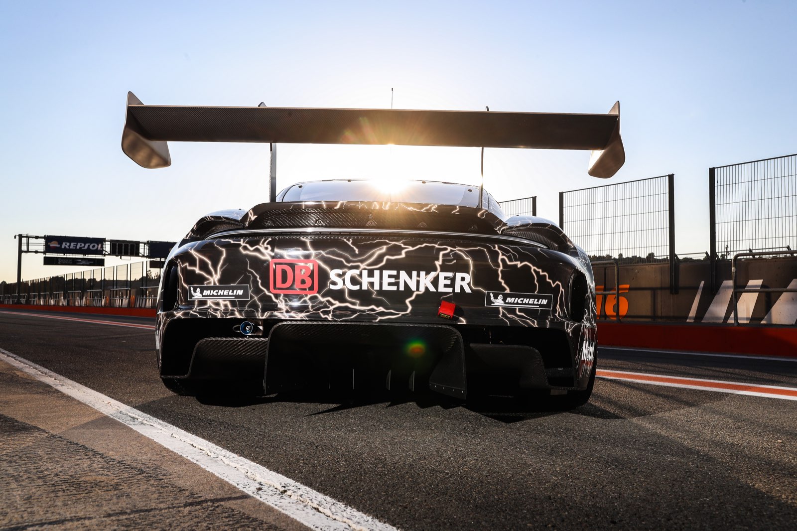 Porsche Việt Nam, Porsche, Mission R, Cayman GT4