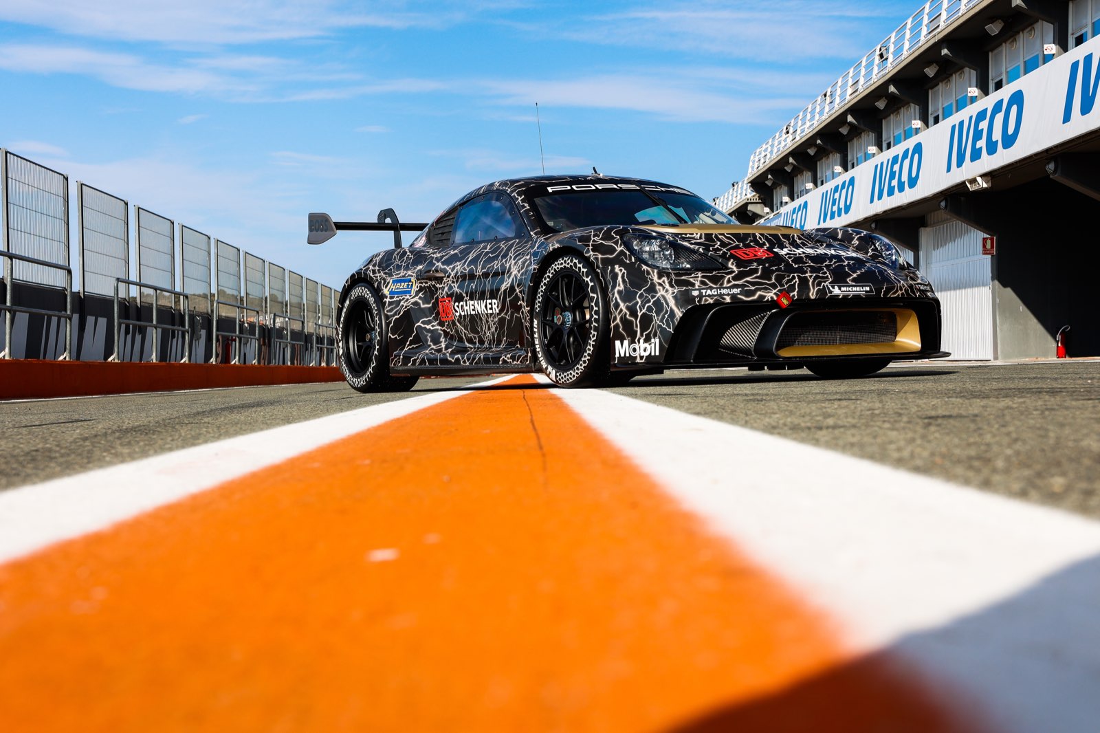 Porsche Việt Nam, Porsche, Mission R, Cayman GT4