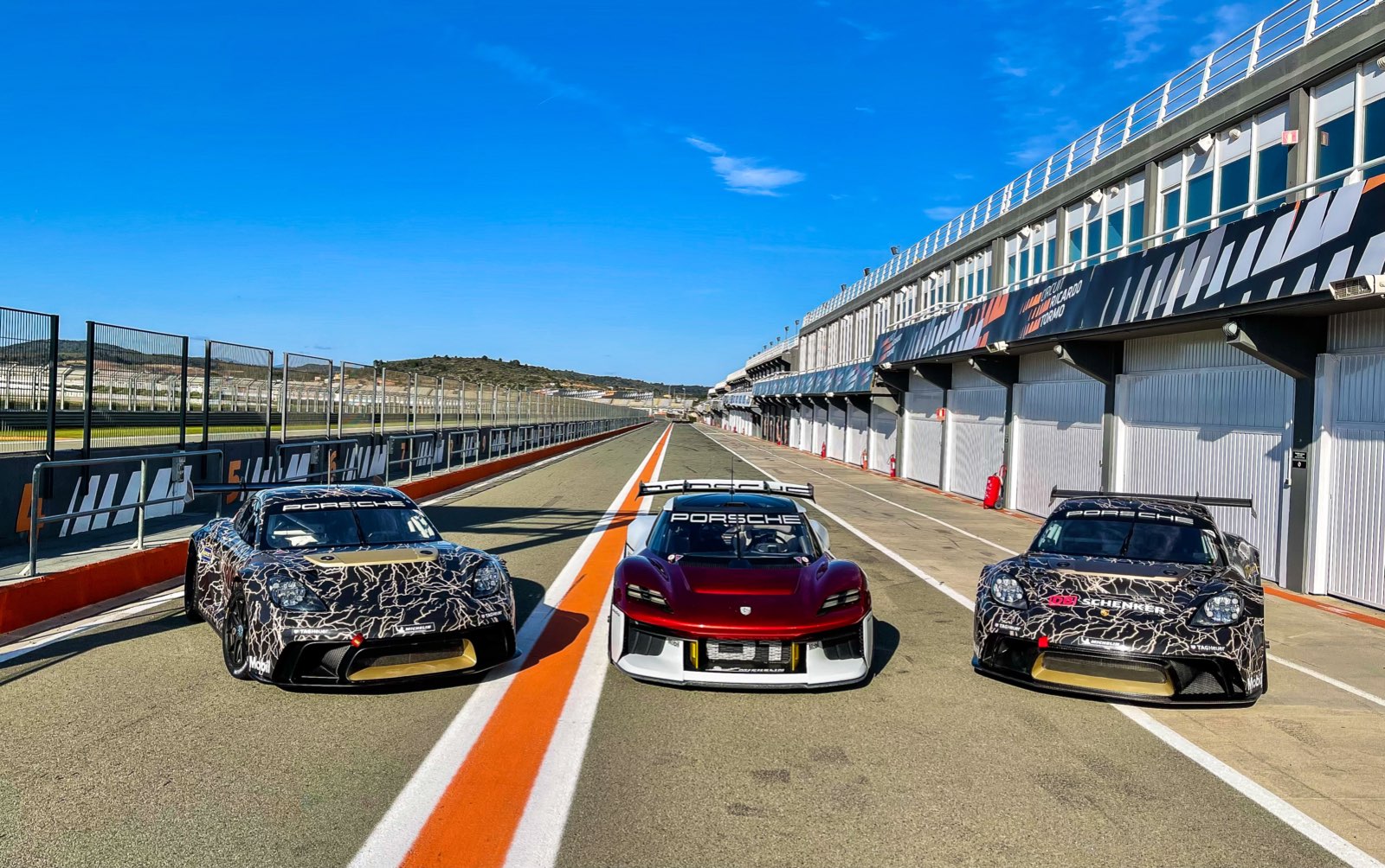 Porsche Việt Nam, Porsche, Mission R, Cayman GT4