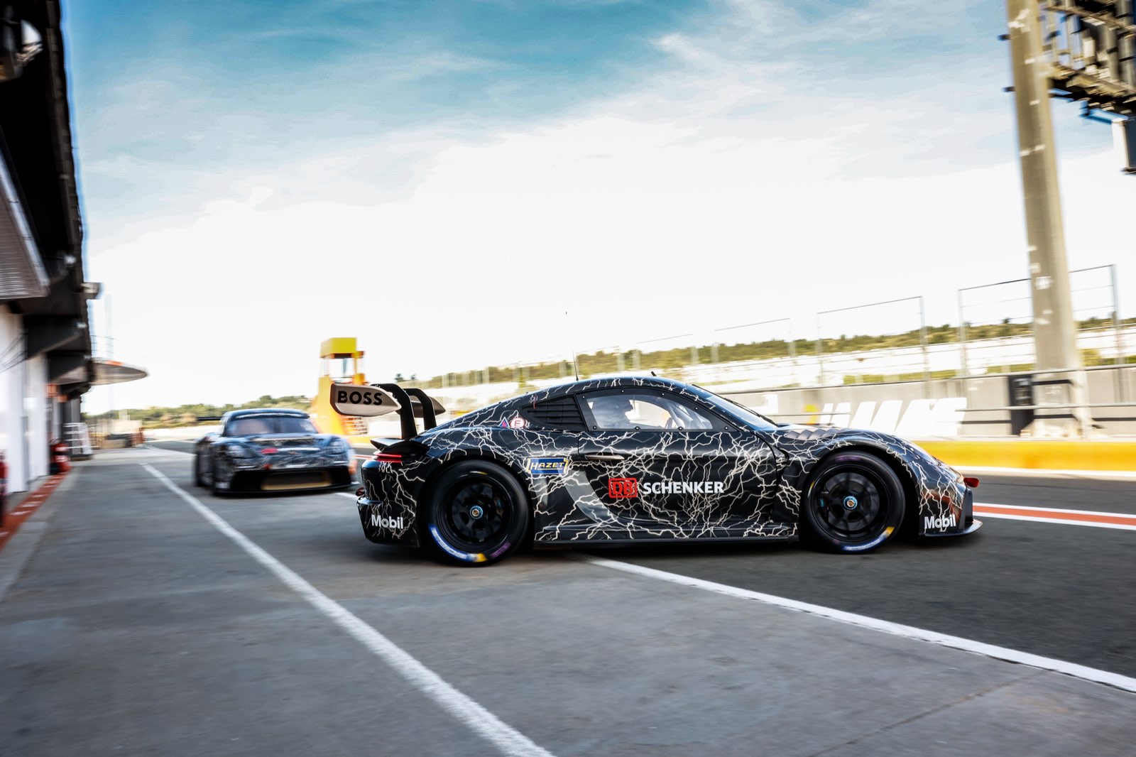 Porsche Việt Nam, Porsche, Mission R, Cayman GT4