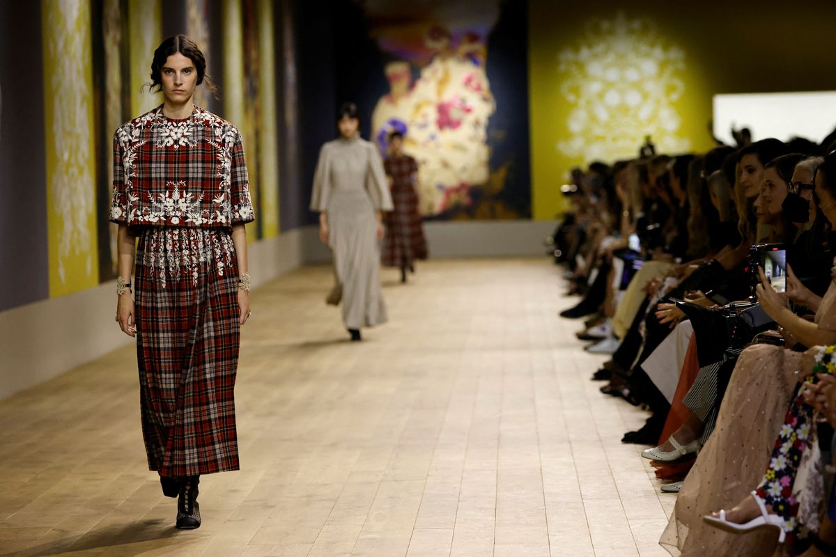WWK-dior-haute-couture-fall-winter-2022-2023-collection-fashion-week-paris-maria-grazia-chiuri