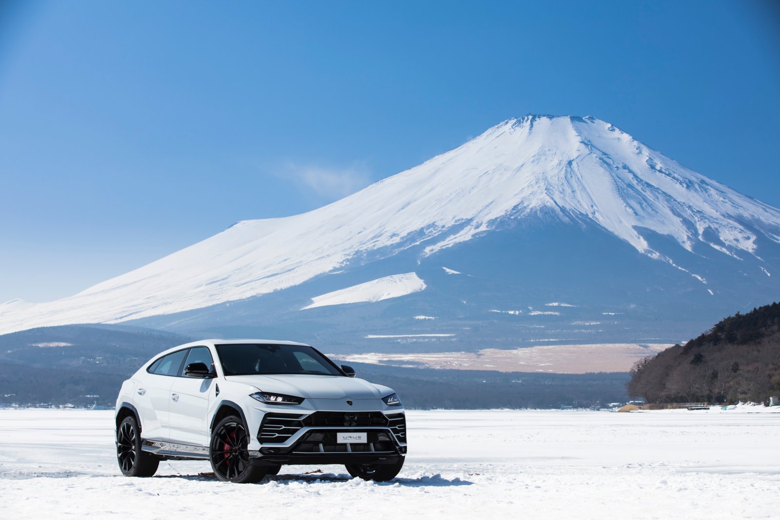 WWK-automobili-lamborghini-urus-20000