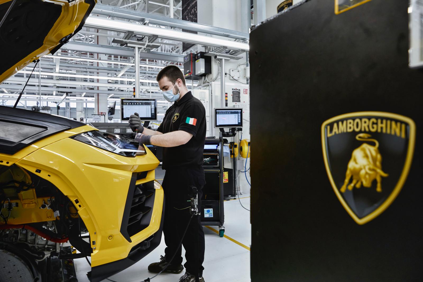 WWK-automobili-lamborghini-urus-20000
