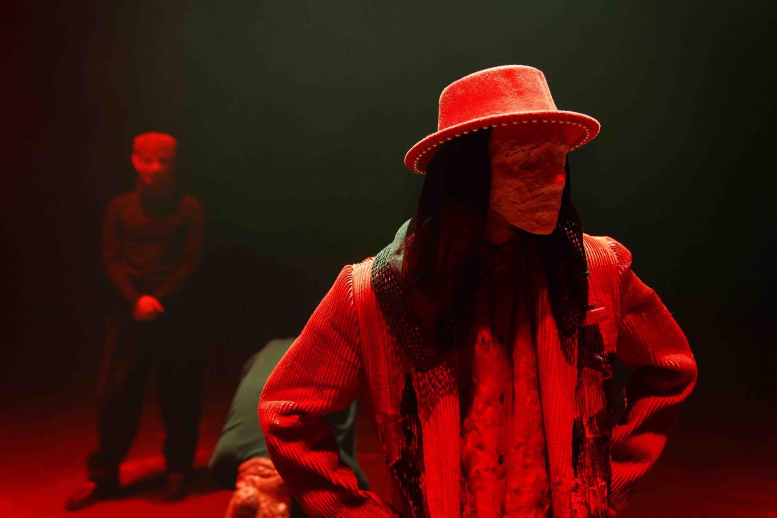 khói, hà lê, lost, khắc hưng, performance art, doly atmos