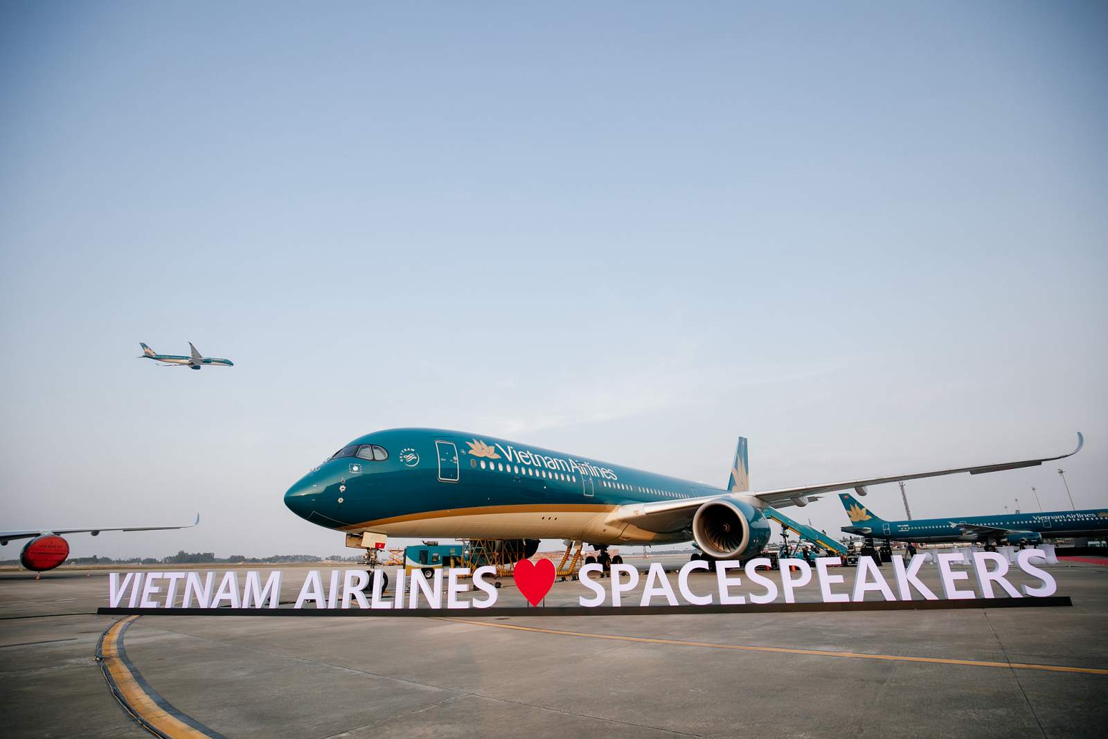 WWK-Vietnam-airlines-VNA-spacespeakers-mv-nhanh-len-nao-Touliver-Binz-Soobin-Rhymastic-SlimV
