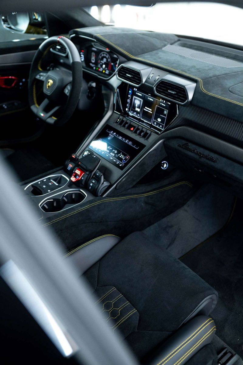 lamborghini-urus-performante-2022