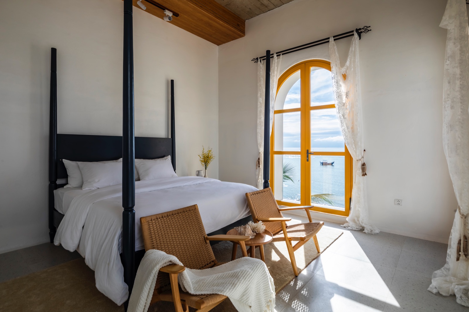 santo by the sea, santorini, santo, nha trang, vịnh vân phong