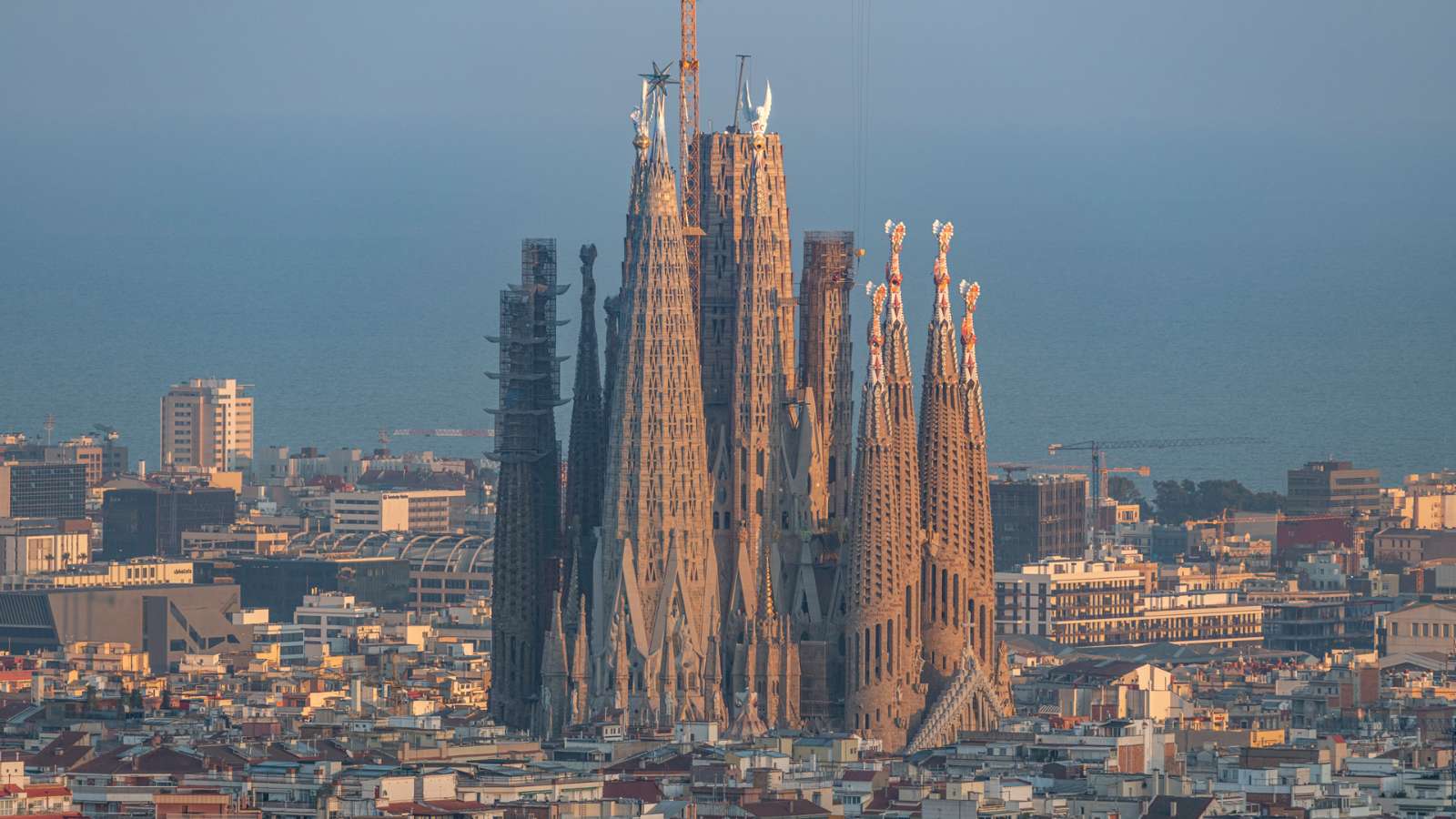 Sagrada Familia, Barcelona, nhà thờ nổi tiếng, công trình kiến trúc, du lịch Tây Ban Nha