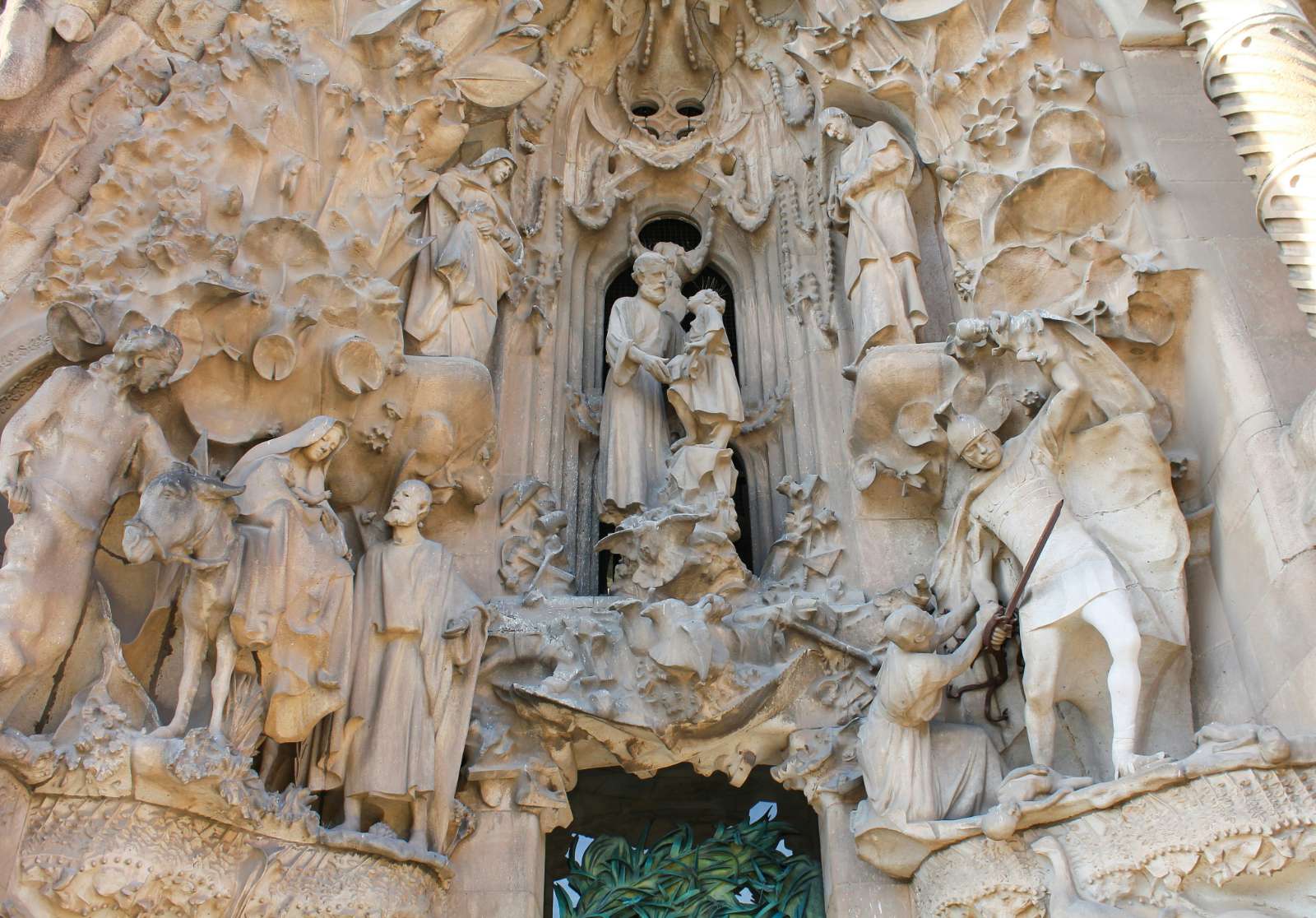 Sagrada Familia, Barcelona, nhà thờ nổi tiếng, công trình kiến trúc, du lịch Tây Ban Nha