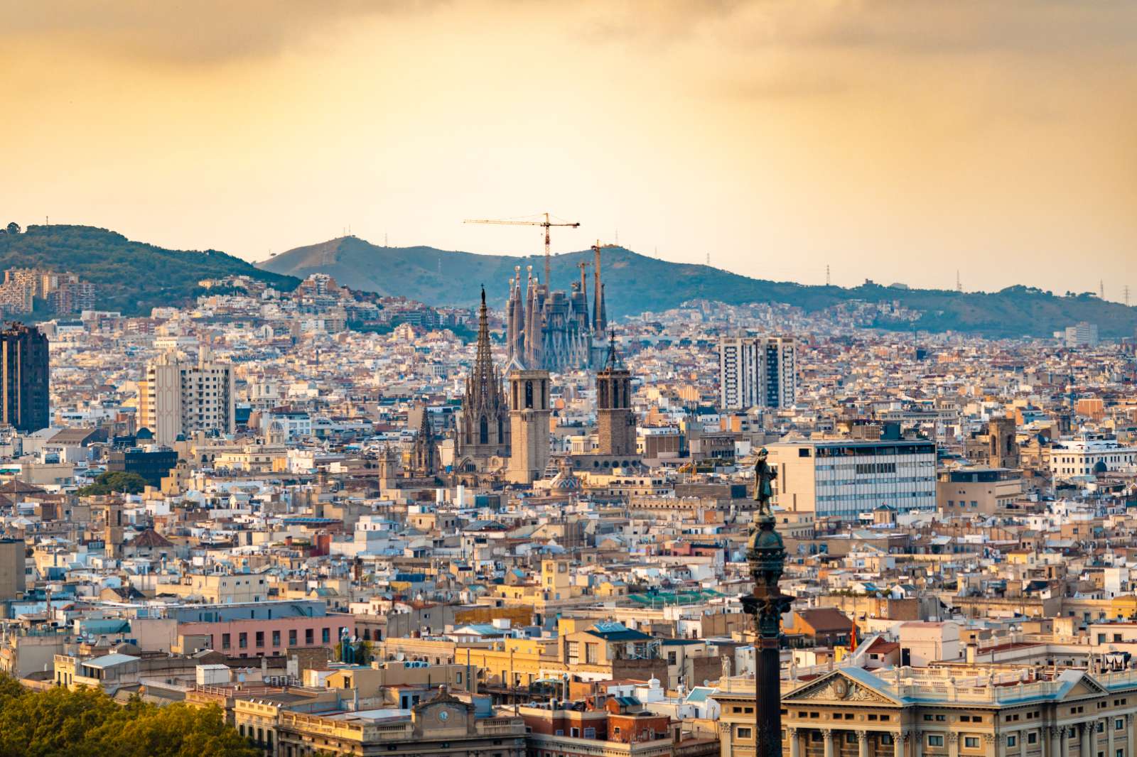 Sagrada Familia, Barcelona, nhà thờ nổi tiếng, công trình kiến trúc, du lịch Tây Ban Nha