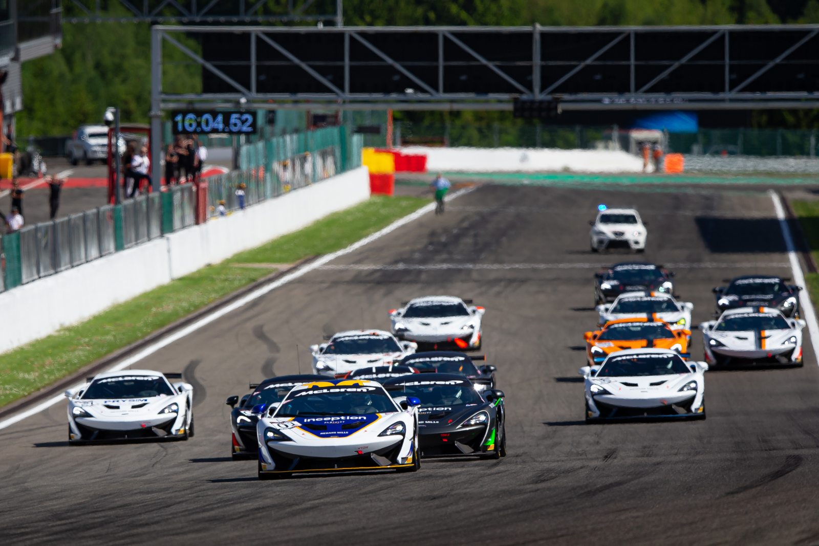 xe-dua-McLaren-Artura-Trophy-giai-dua-xe-mclauren-trophy-Championship