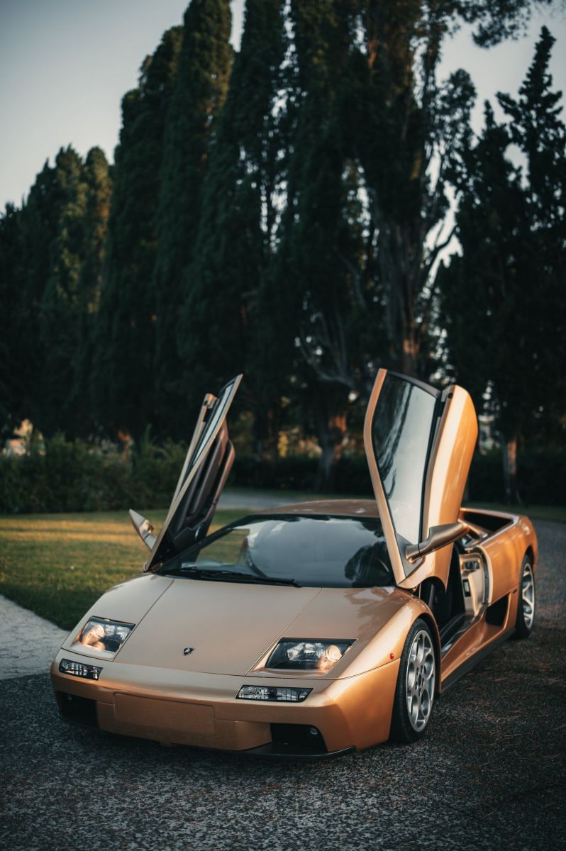 WWK-lamborghini-diablo-dong-co-v12-huyen-thoai