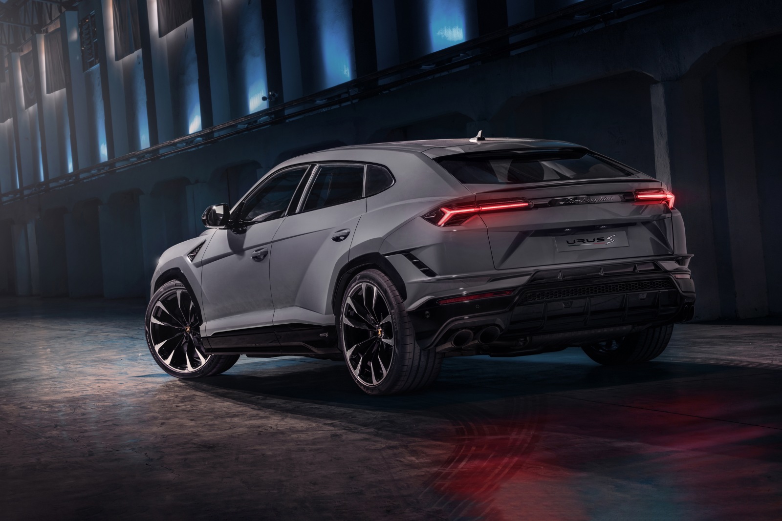 lamborghini-urus-super-s-suv