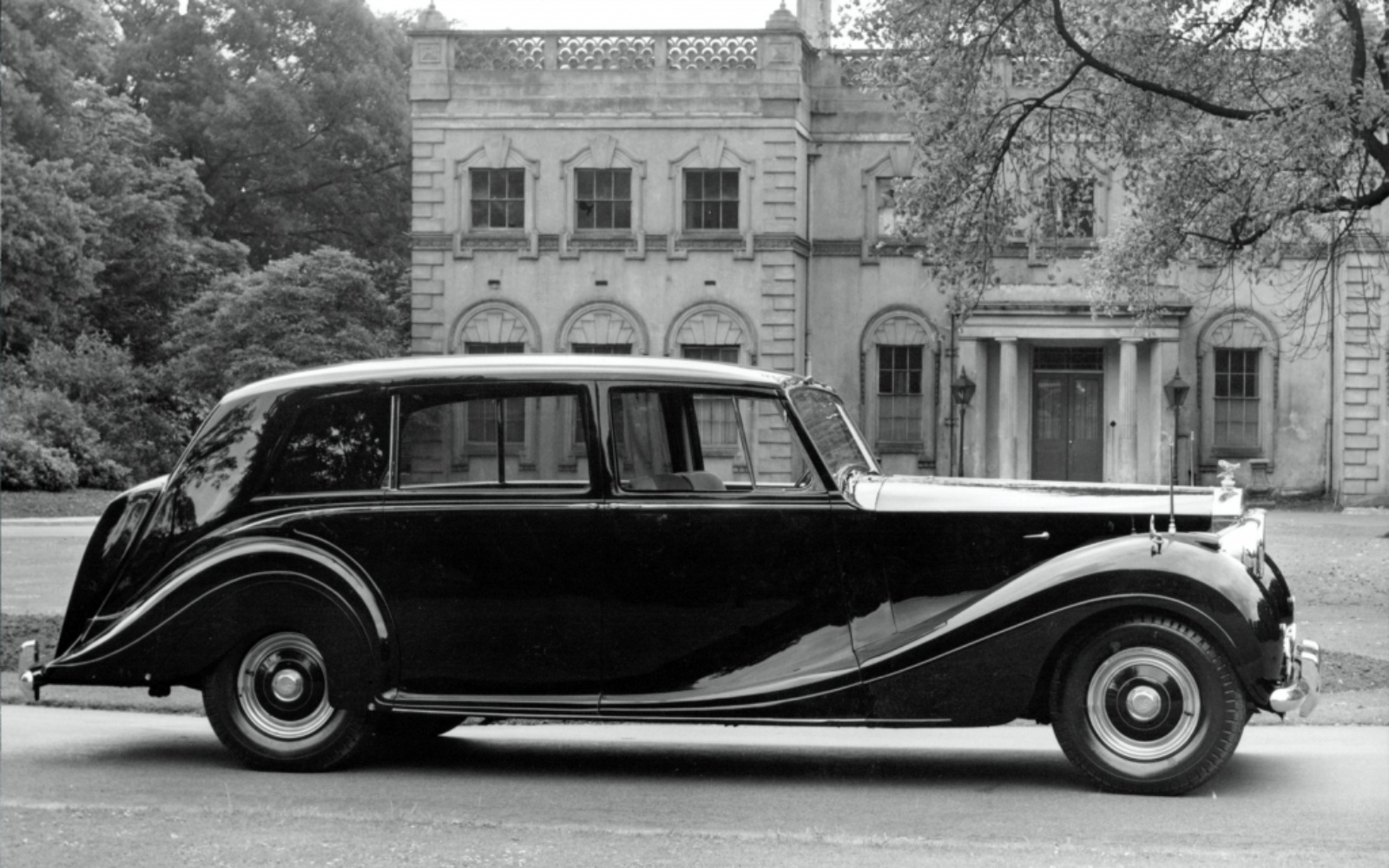 Rolls-Royce-Phantom-IV-Landaulet-1953