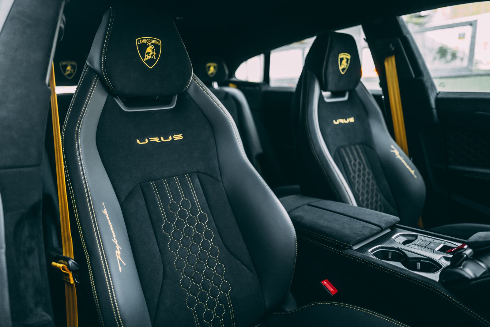 wwk-sieu-xe-suv-lamborghini-urus-performante-vietnam-ra-mat