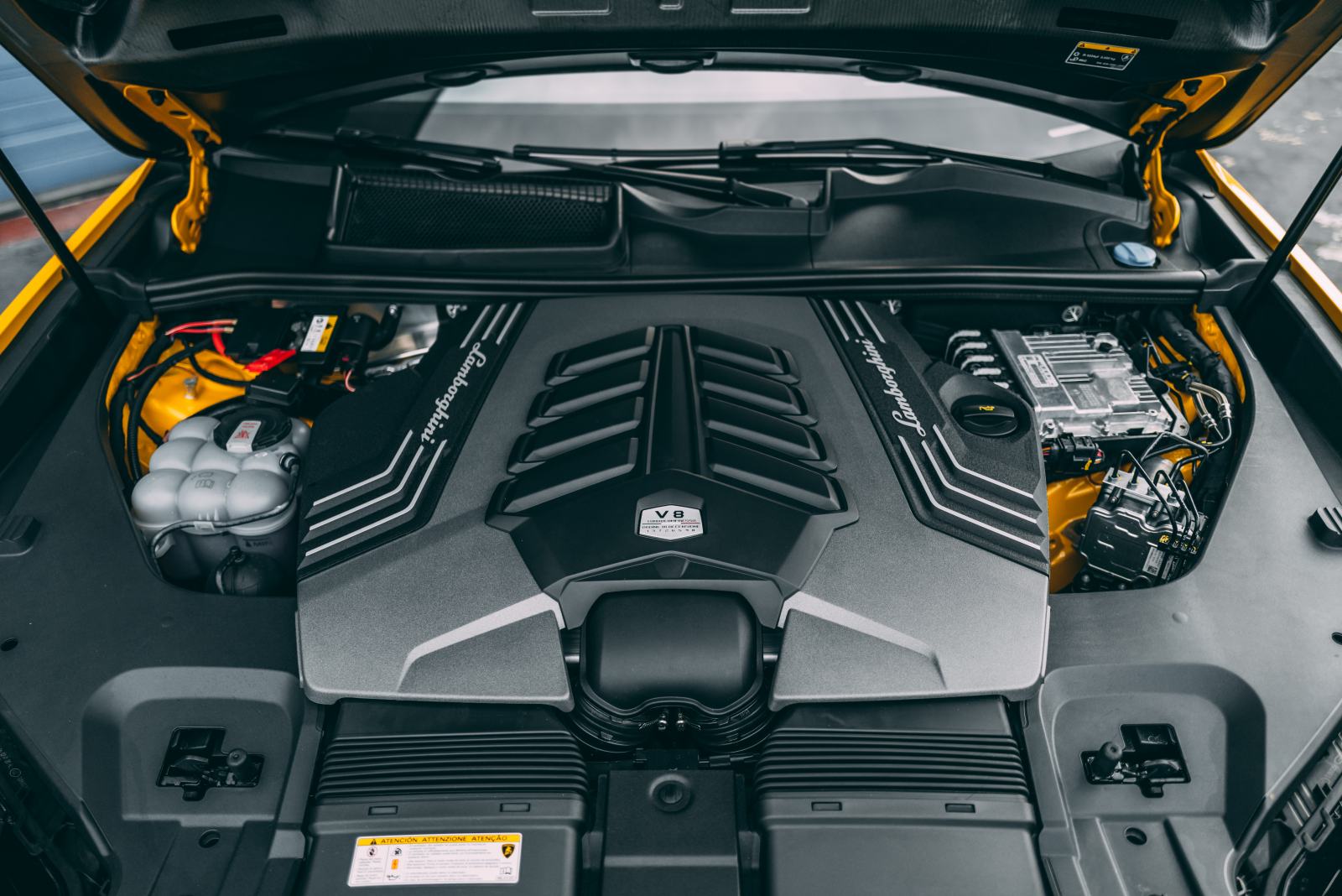 wwk-sieu-xe-suv-lamborghini-urus-performante-vietnam-ra-mat