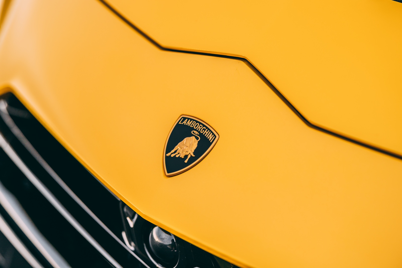 wwk-sieu-xe-suv-lamborghini-urus-performante-vietnam-ra-mat