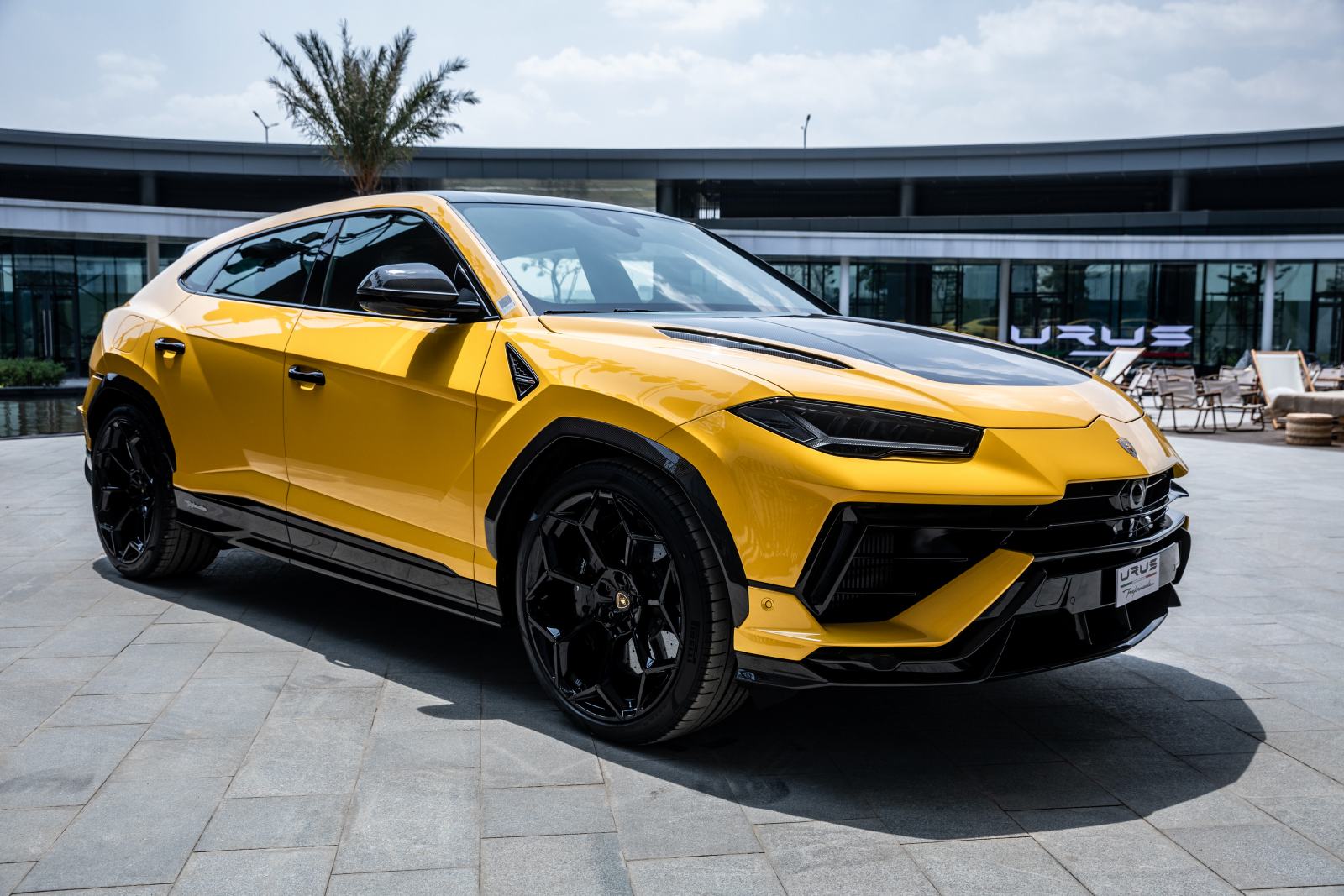 wwk-sieu-xe-suv-lamborghini-urus-performante-vietnam-ra-mat