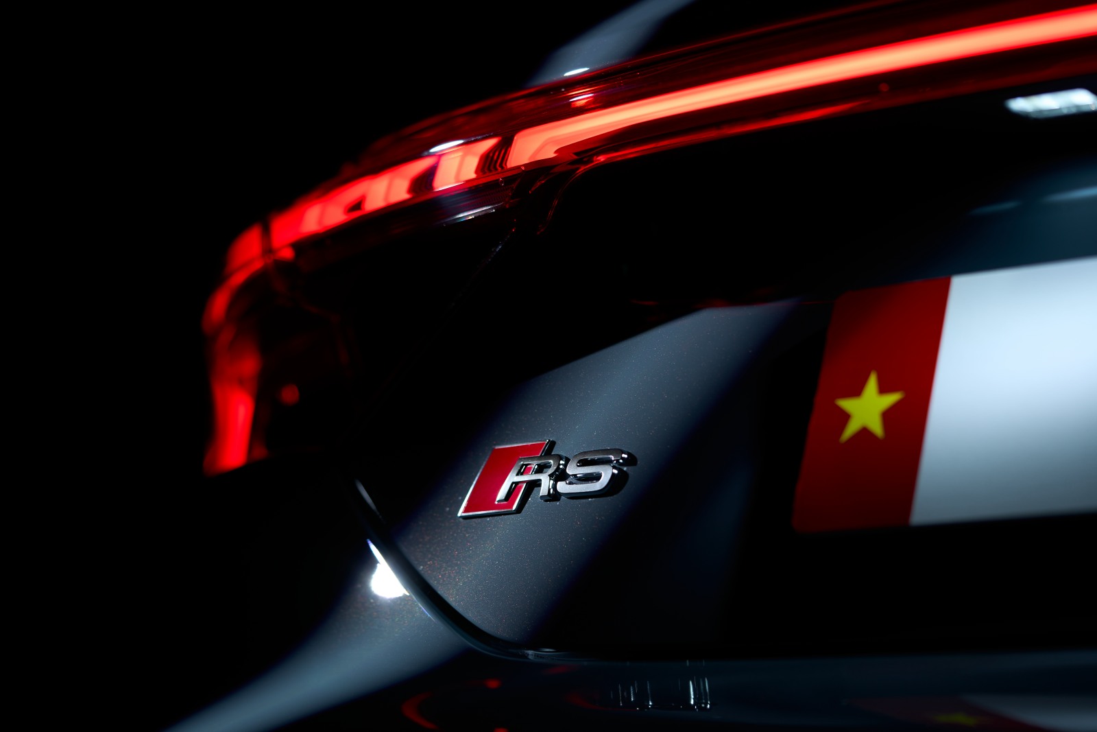 audi-charging-lounge-tram-sac-dien-nhanh-cao-cap-hcm-e-tron