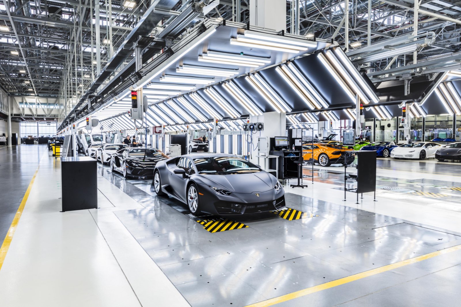 Lamborghini Vietnam, Lamborghini, Urus, Aventador 