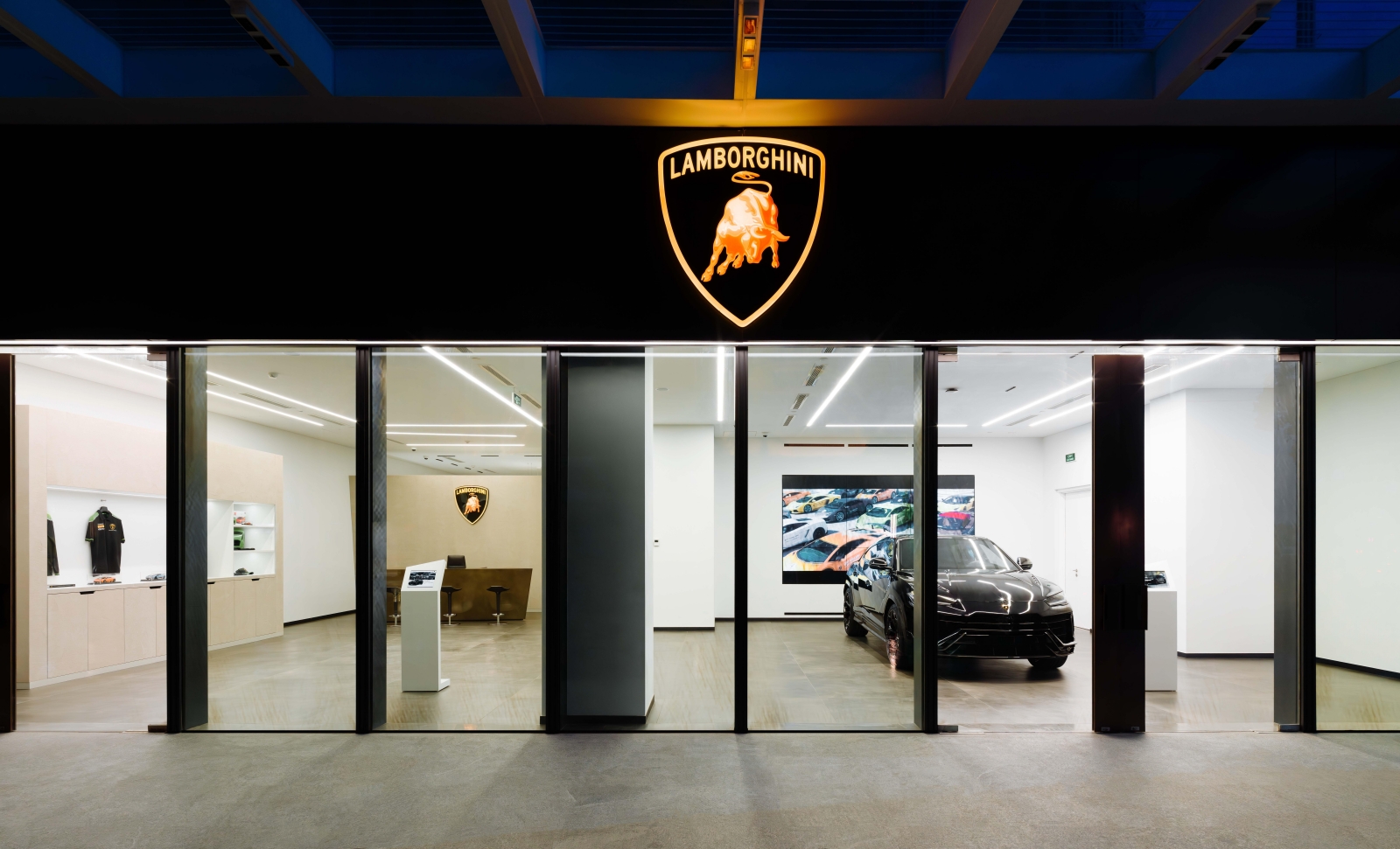 Lamborghini, Lamborghini Urus, Urus Performante, showroom Lamborghini