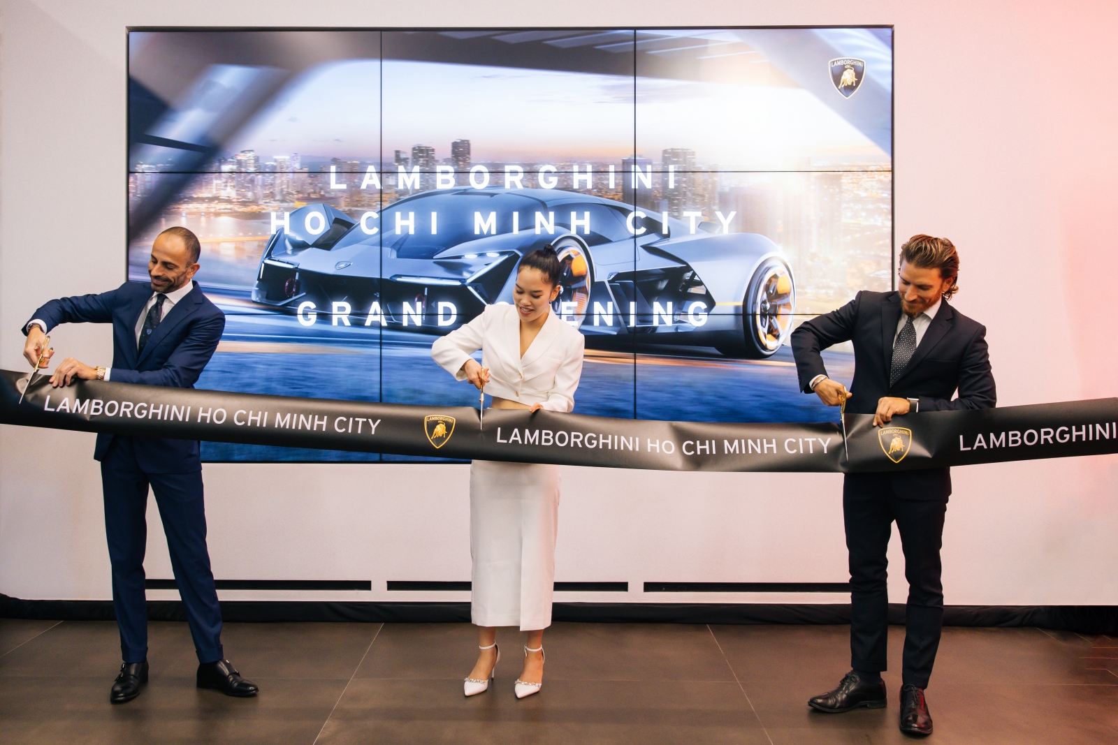Automobili Lamborghini, Lamborghini showroom, Lamborghini HCM, khách sạn Hilton Saigon