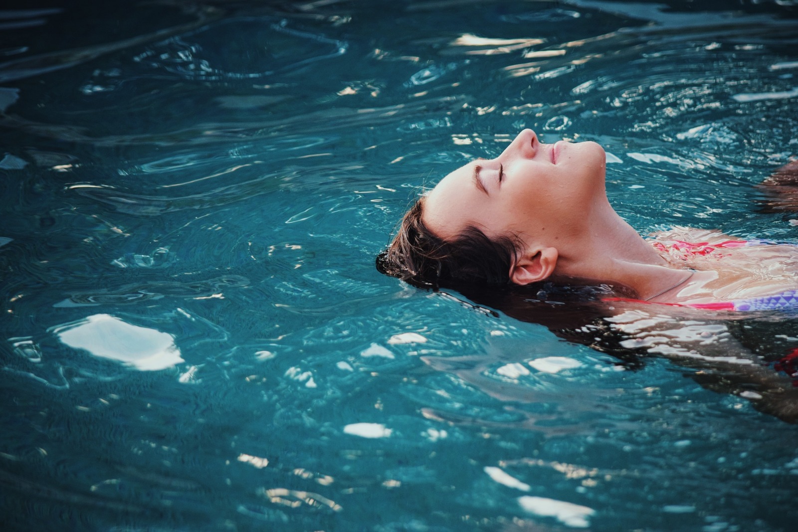 chăm sóc da sau khi bơi, skincare tips, các bước skincare sau bơi lội
