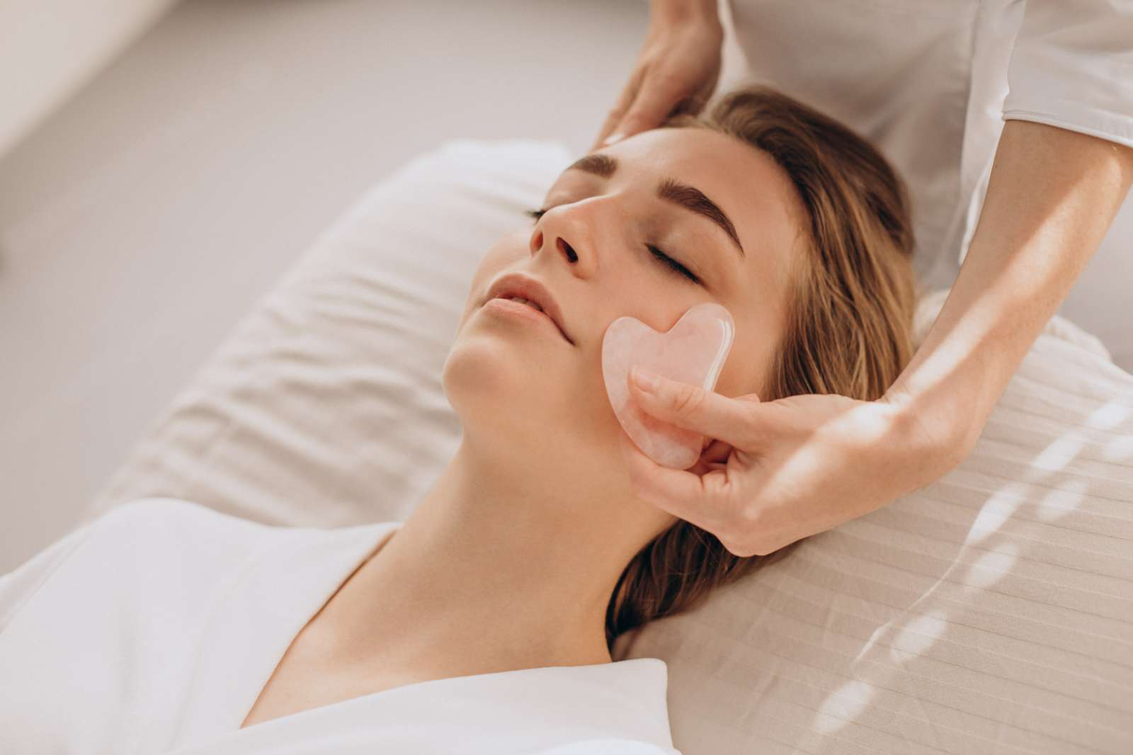 Đá Gua sha, chăm sóc da, tips chăm sóc da, phương pháp làm đẹp