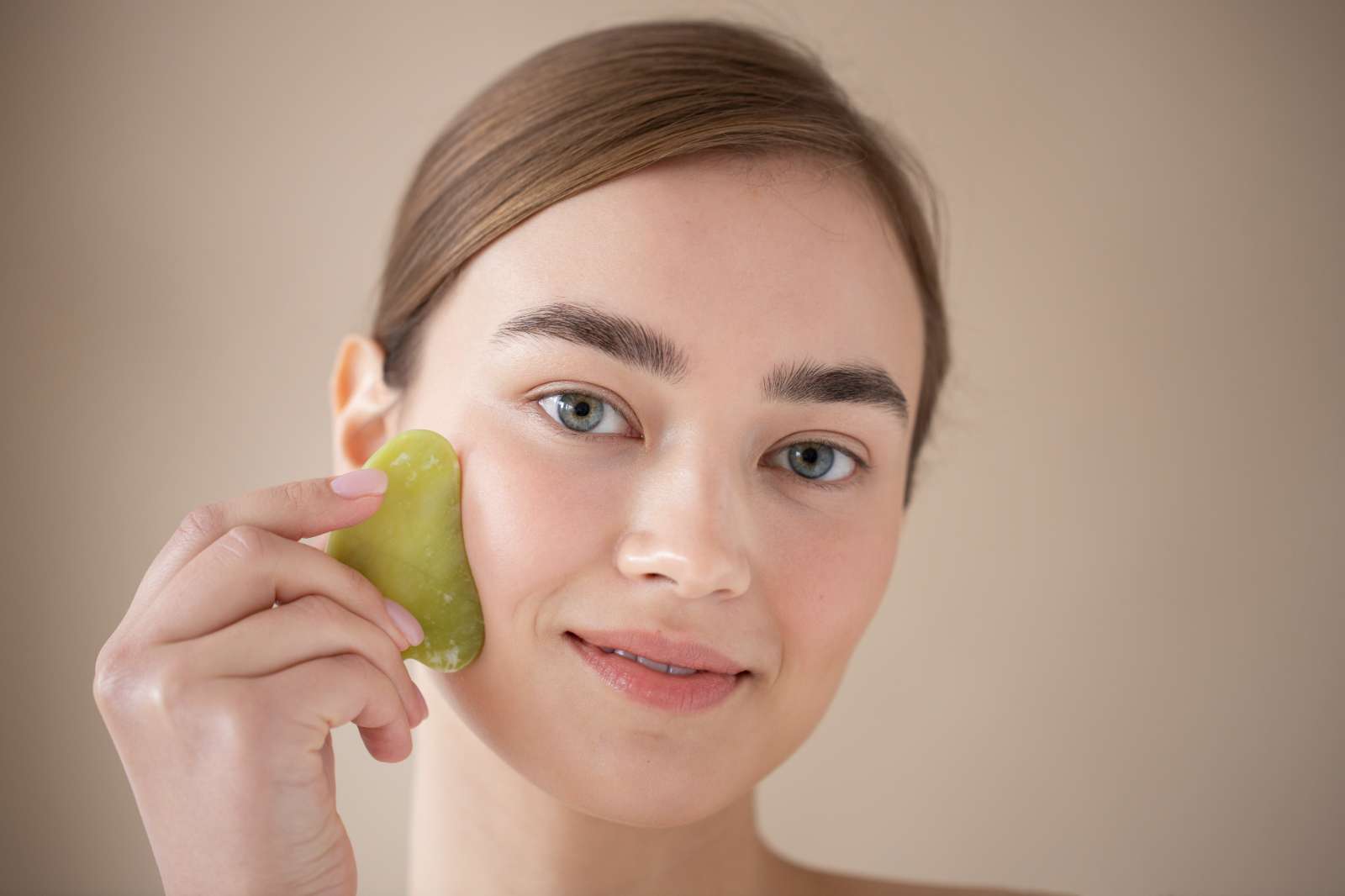 Đá Gua sha, chăm sóc da, tips chăm sóc da, phương pháp làm đẹp