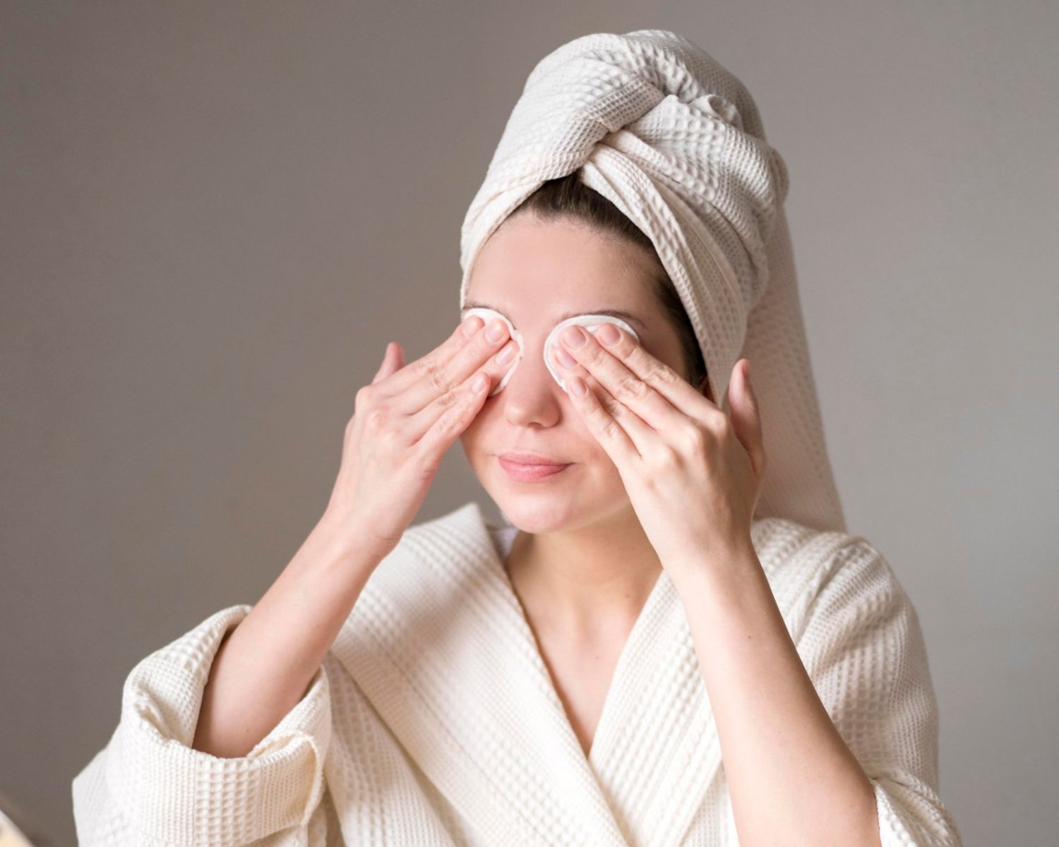 dầu tẩy trang, nước tẩy trang, skincare, chăm sóc da, dầu tẩy trang hay nước tẩy trang