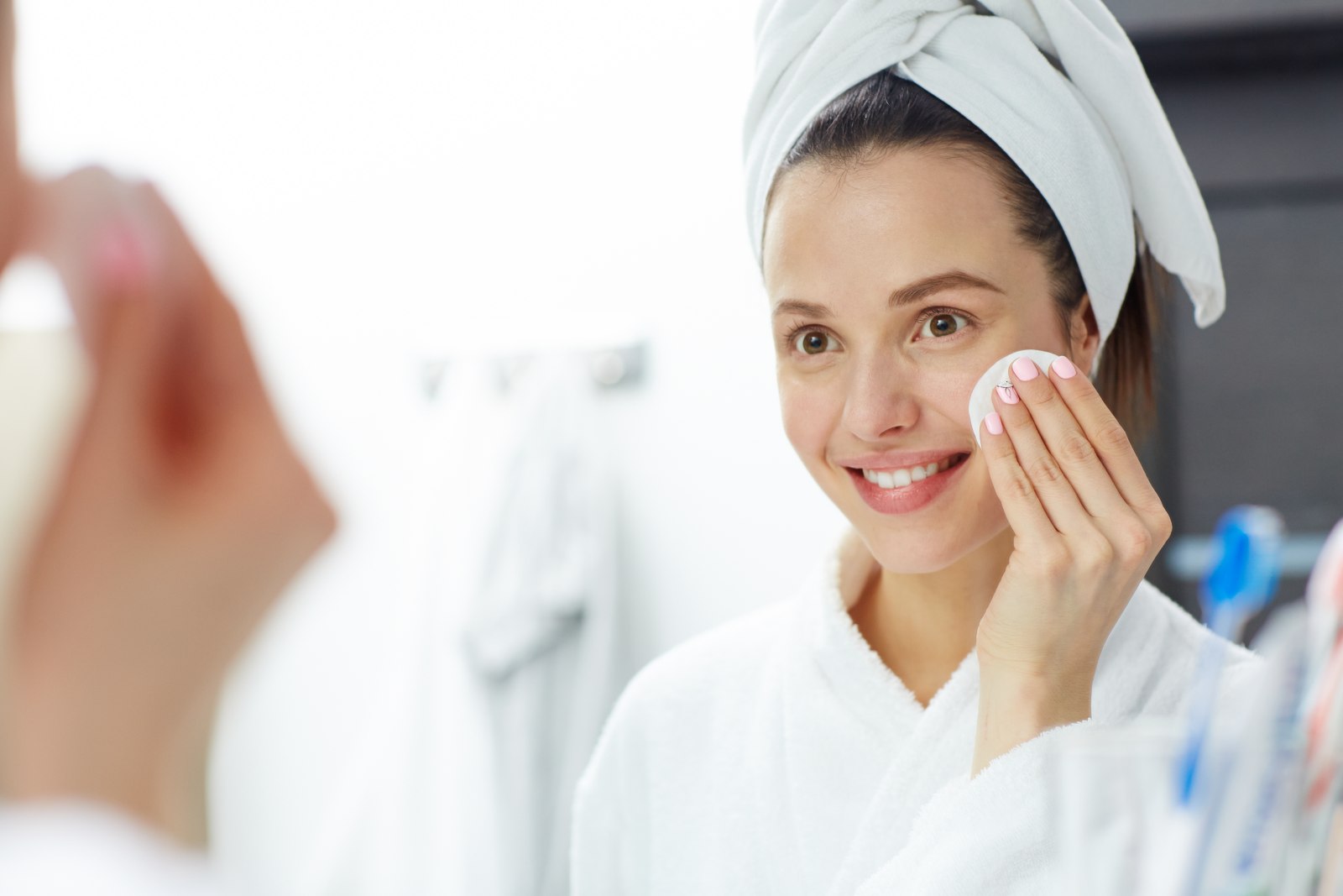 dầu tẩy trang, nước tẩy trang, skincare, chăm sóc da, dầu tẩy trang hay nước tẩy trang