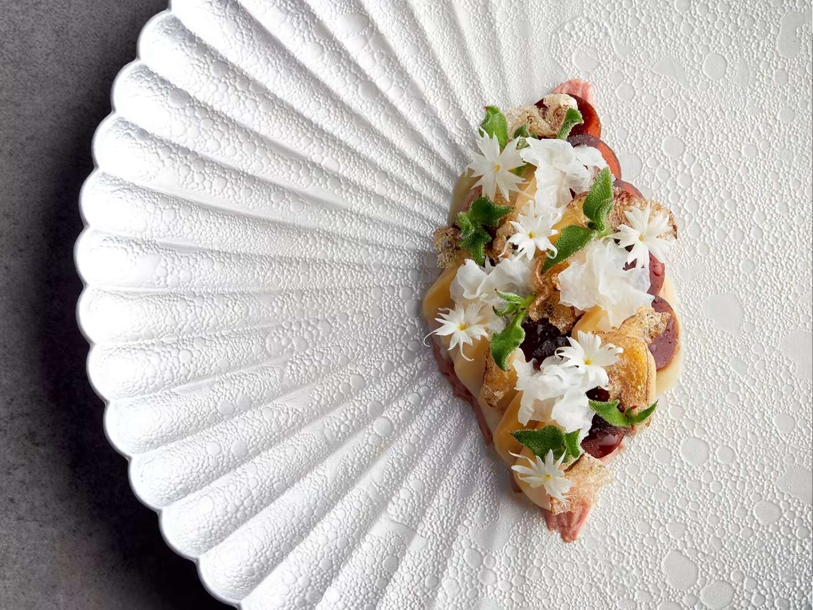 nhà hàng AKUNA, Le Méridien Saigon, Sam Aisbett, fine dining, nhà hàng fine dining, Michelin star