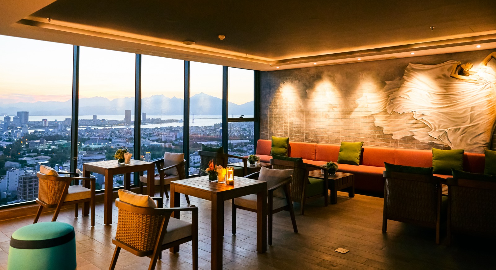 Ciela, nhà hàng Ciela, voco Ma Belle Danang, an IHG Hotel, Skybar, nhà hàng Nam Mỹ, nhà hàng đà nẵng