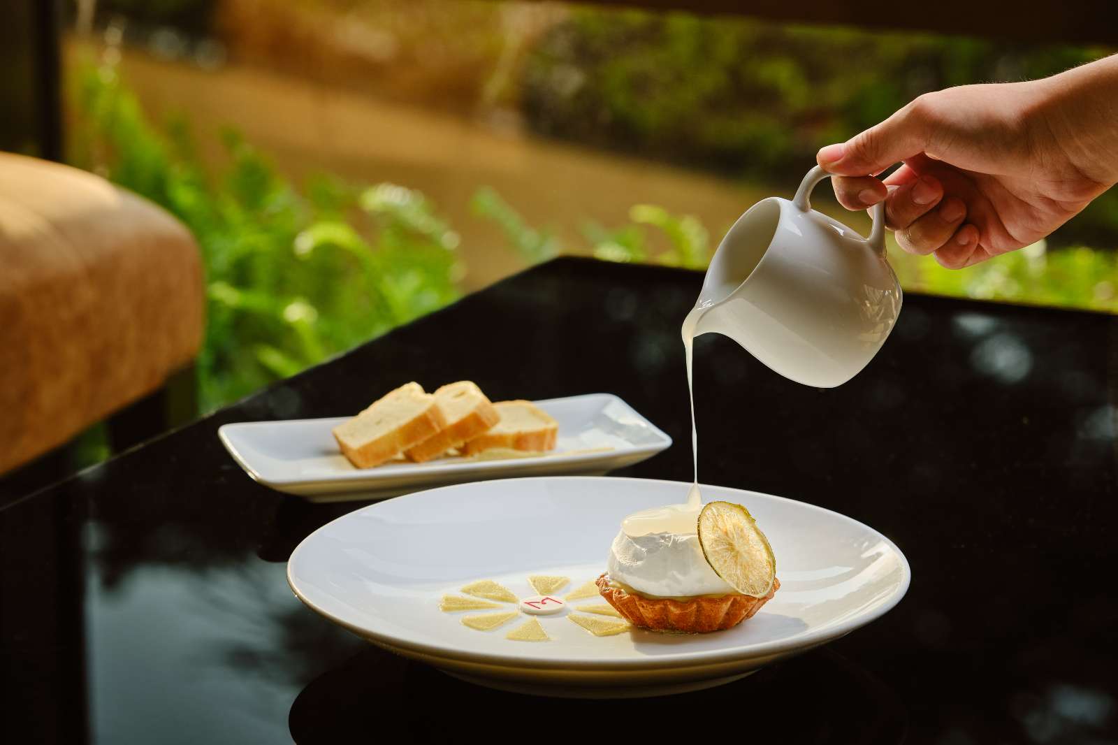 Boudoir Lounge, Sofitel Saigon Plaza, tiệc trà chiều, bar, ẩm thực Sài Gòn