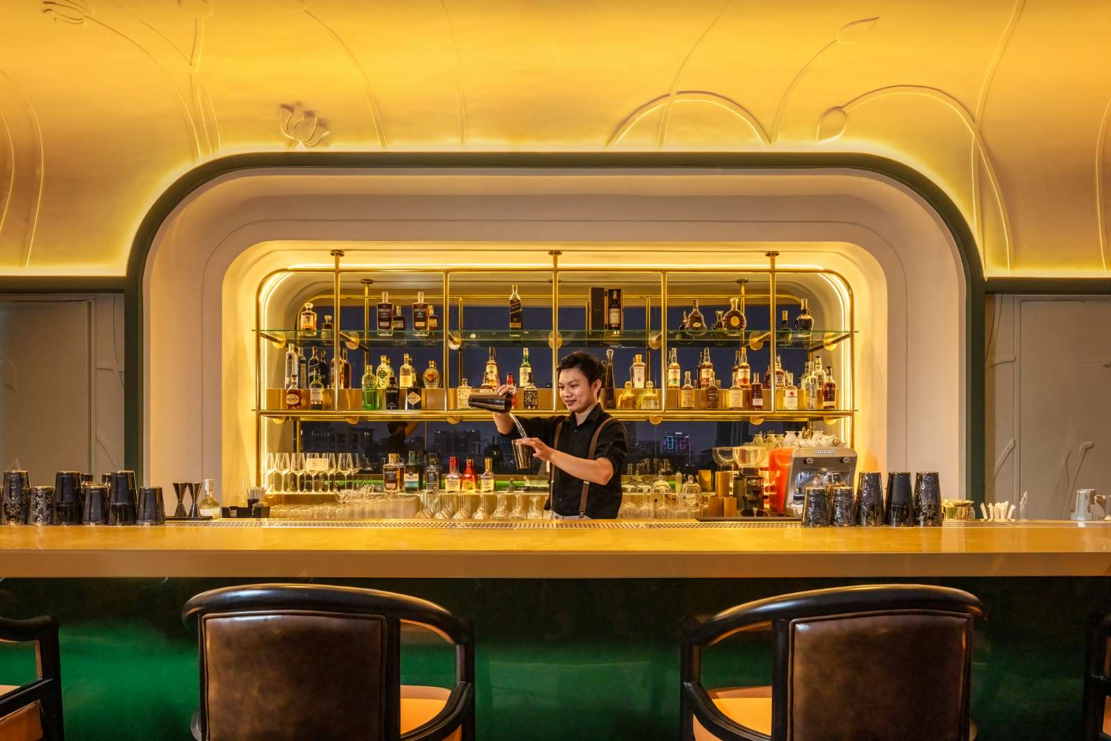 Mai Sky, Mai House Saigon Hotel, rooftop bar, bar Sài Gòn, khách sạn cao cấp