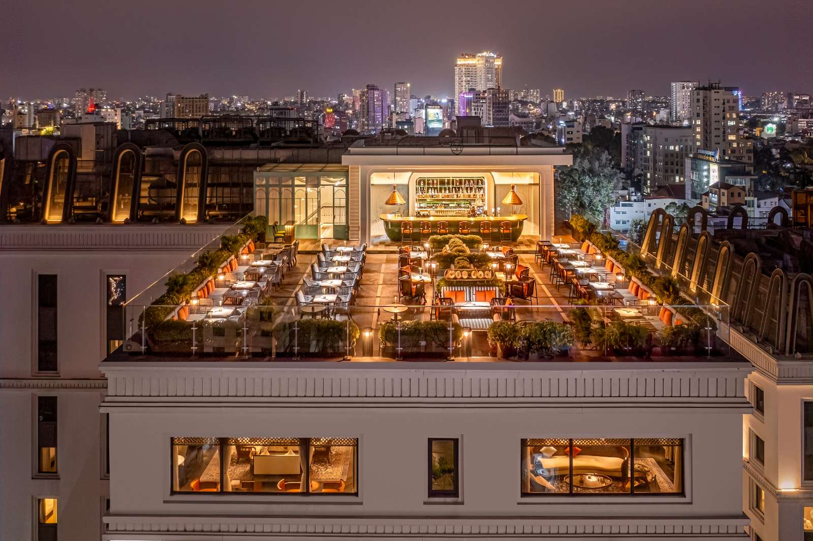 Mai Sky, Mai House Saigon Hotel, rooftop bar, bar Sài Gòn, khách sạn cao cấp