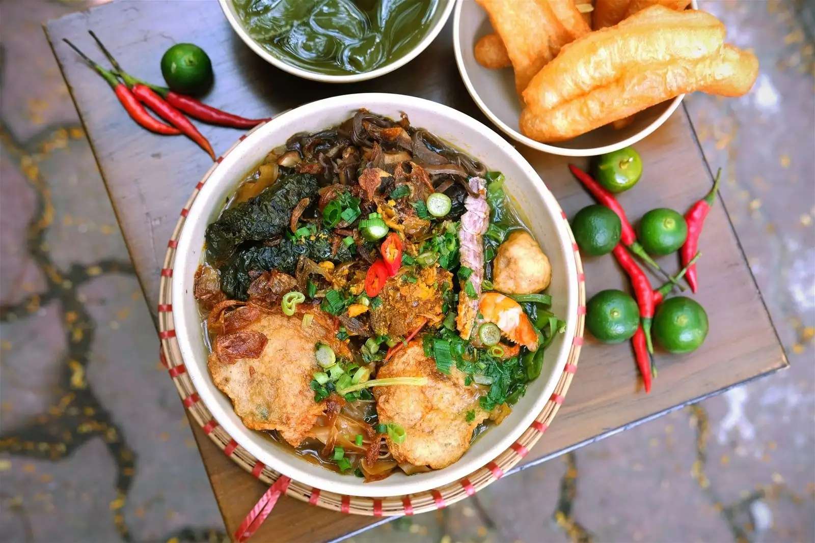 Những món ăn bạn không thể bỏ lỡ của Hải Phòng