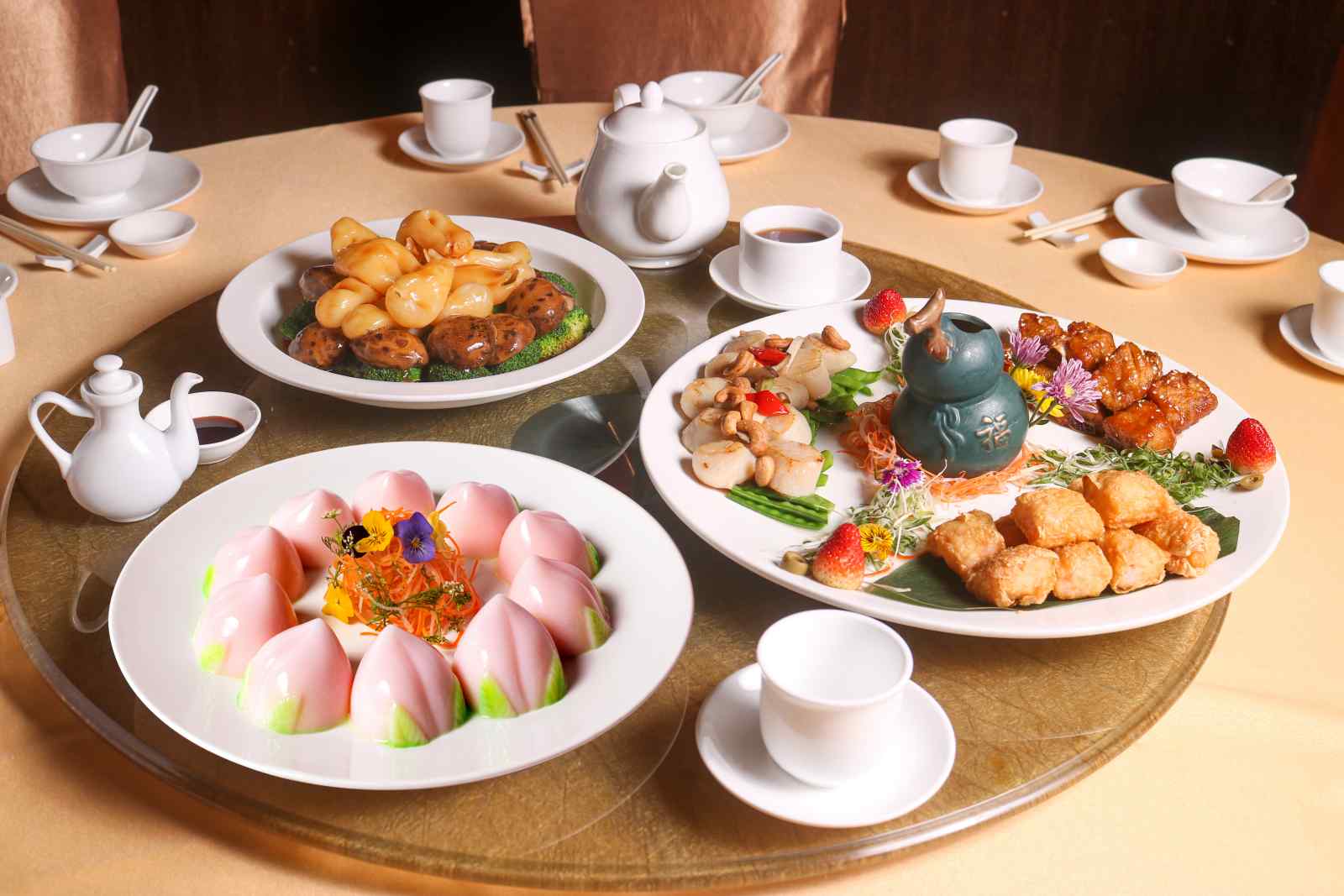 Nhà hàng Ngân Đình, Khách sạn Windsor Plaza, ẩm thực Trung Hoa, địa chỉ ăn uống, nhà hàng món hoa, nhà hàng hoa tại Sài Gòn