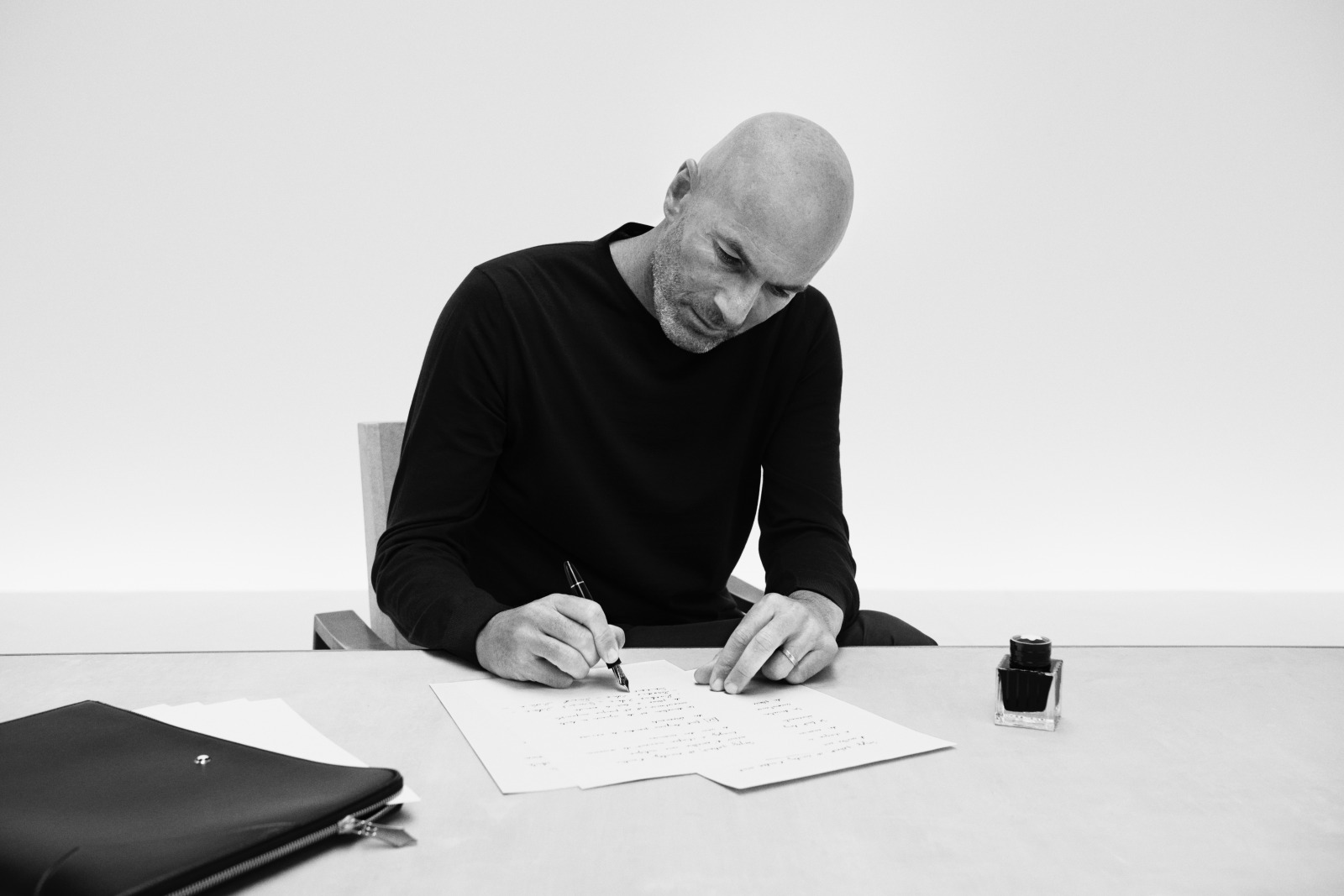 montblanc-cau-thu-bong-da-zidane-mark-maker-legend-fragrance