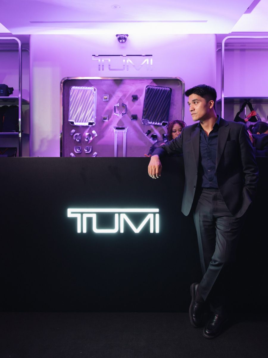 TUMI, cửa hàng tumi, tumi bưu điện thành phố, diễm my 9x, lương thùy linh, siêu mẫu tuyết lan