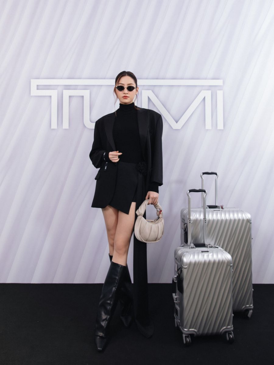 TUMI, cửa hàng tumi, tumi bưu điện thành phố, diễm my 9x, lương thùy linh, siêu mẫu tuyết lan