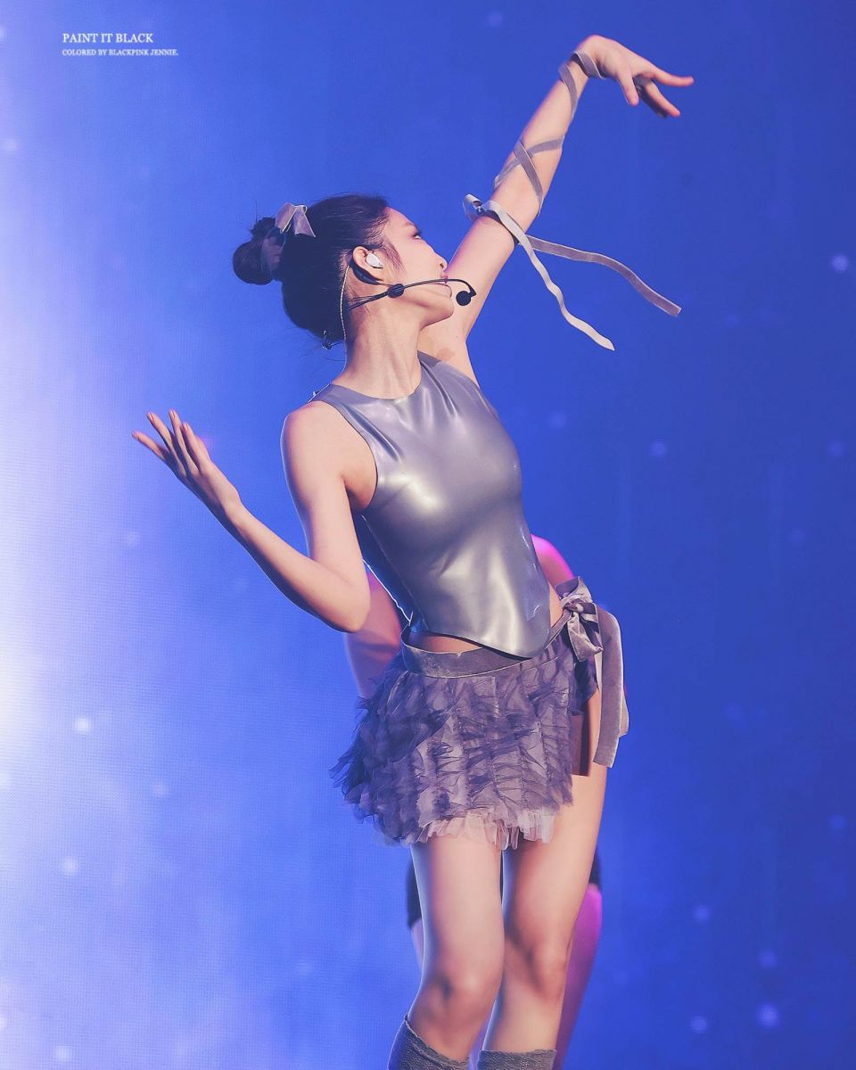 Balletcore, jennie Balletcore, phong cách Balletcore, xu hướng thời trang, red velvet, miu miu, Rodarte, black swan