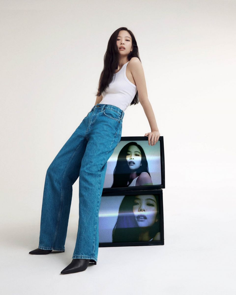 Calvin Klein, Calvin Klein 2024, Calvin Klein Jeans, Calvin Klein Jennie Kim, Jennie Blackpink, denim on denim, xu hướng thời trang 2024