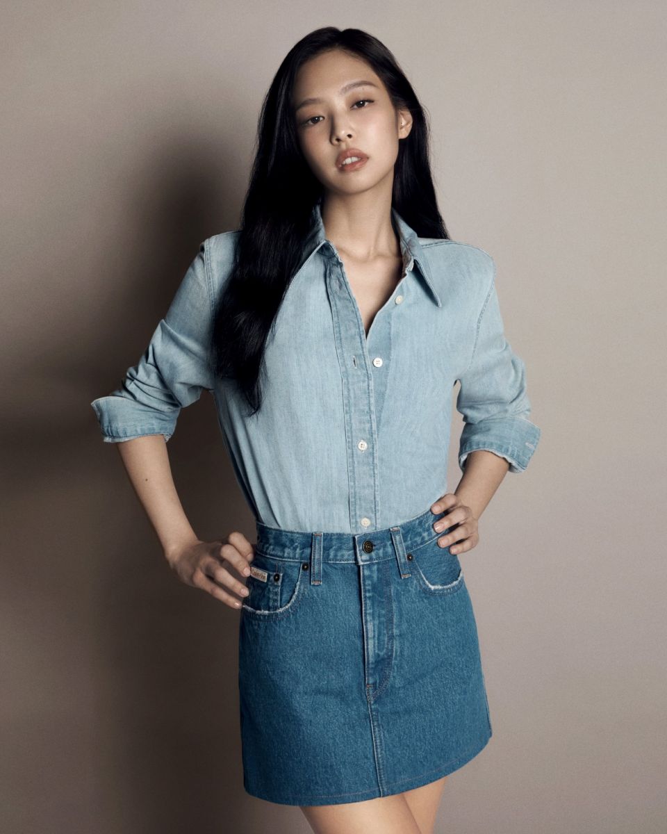 Calvin Klein, Calvin Klein 2024, Calvin Klein Jeans, Calvin Klein Jennie Kim, Jennie Blackpink, denim on denim, xu hướng thời trang 2024