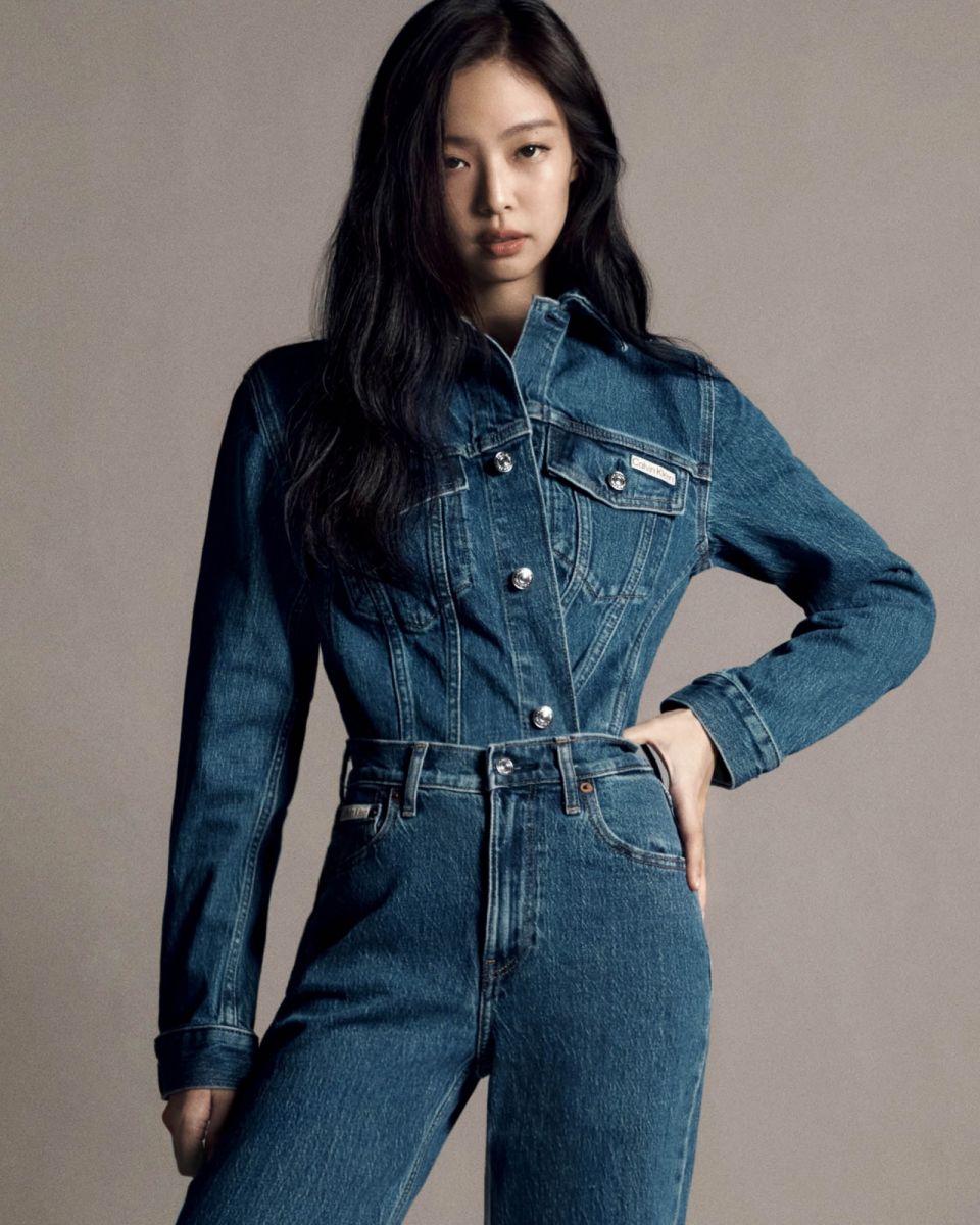 Calvin Klein, Calvin Klein 2024, Calvin Klein Jeans, Calvin Klein Jennie Kim, Jennie Blackpink, denim on denim, xu hướng thời trang 2024
