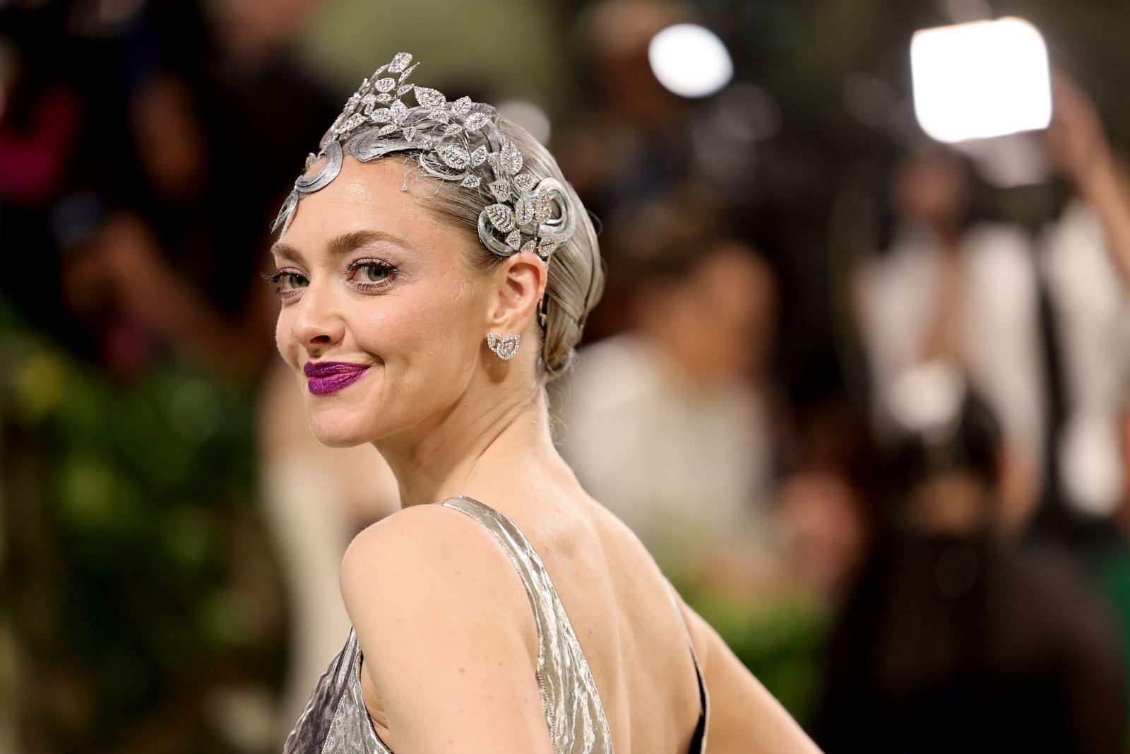 Chaumet, prada, Amanda Seyfried, met gala 2024, trang sức 2024