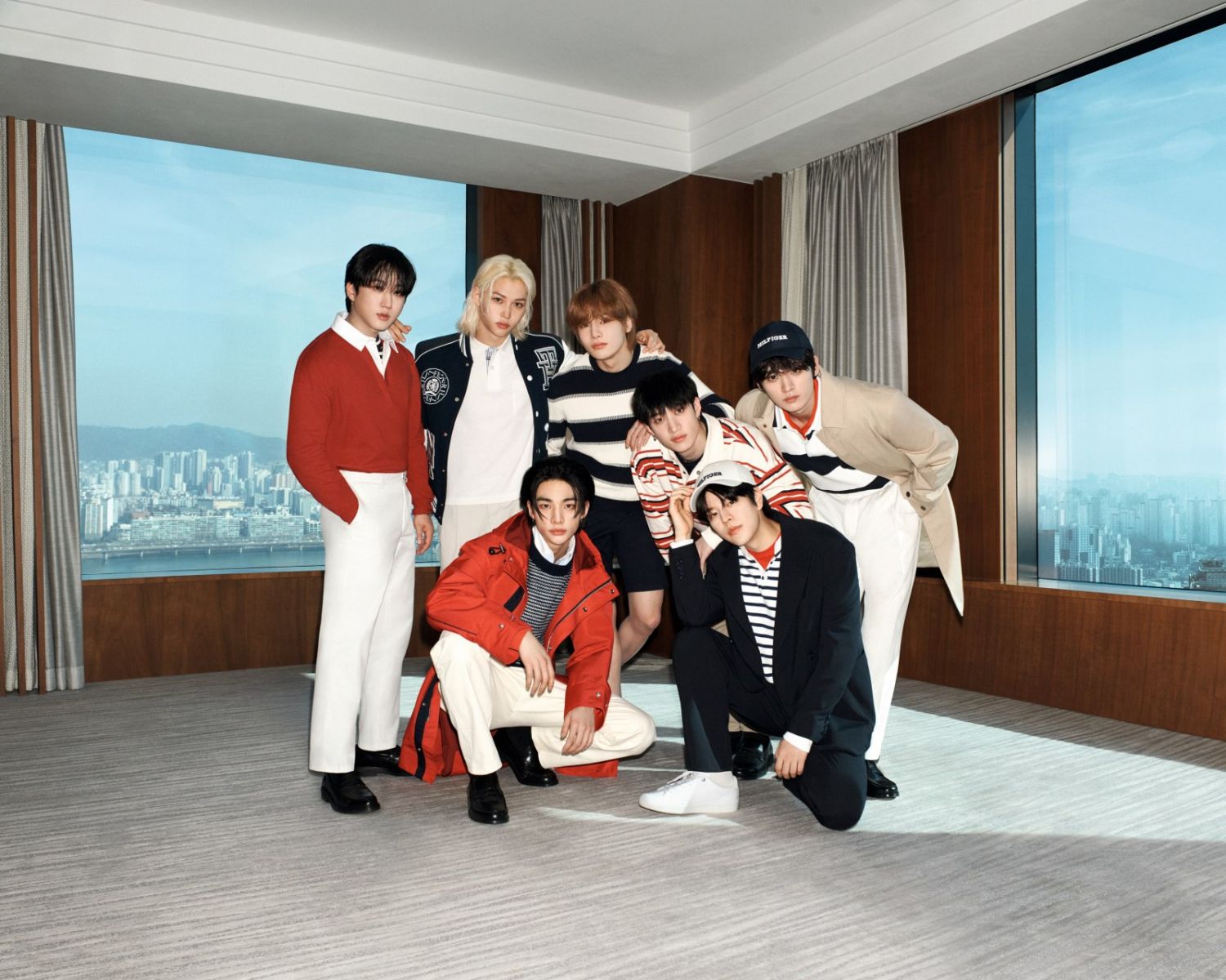 Tommy Hilfiger, Stray Kids, Tommy Hilfiger spring 2024, phong cách preppy, xu hướng thời trang 2024, thời trang xuân hè