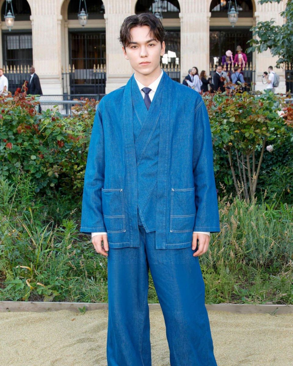 KENZO, fashion week, KENZO 2025, thời trang xuân hè, xu hướng thời trang, fashion show