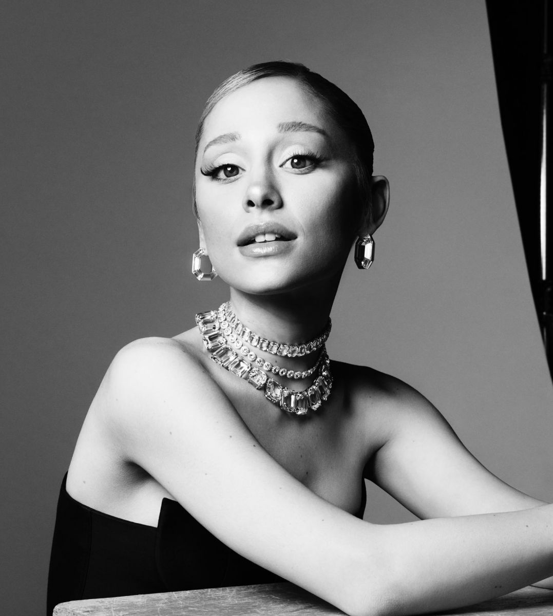Ariana Grande, Swarovski, đại sứ thương hiệu, công bố đại sứ, trang sức pha lê
